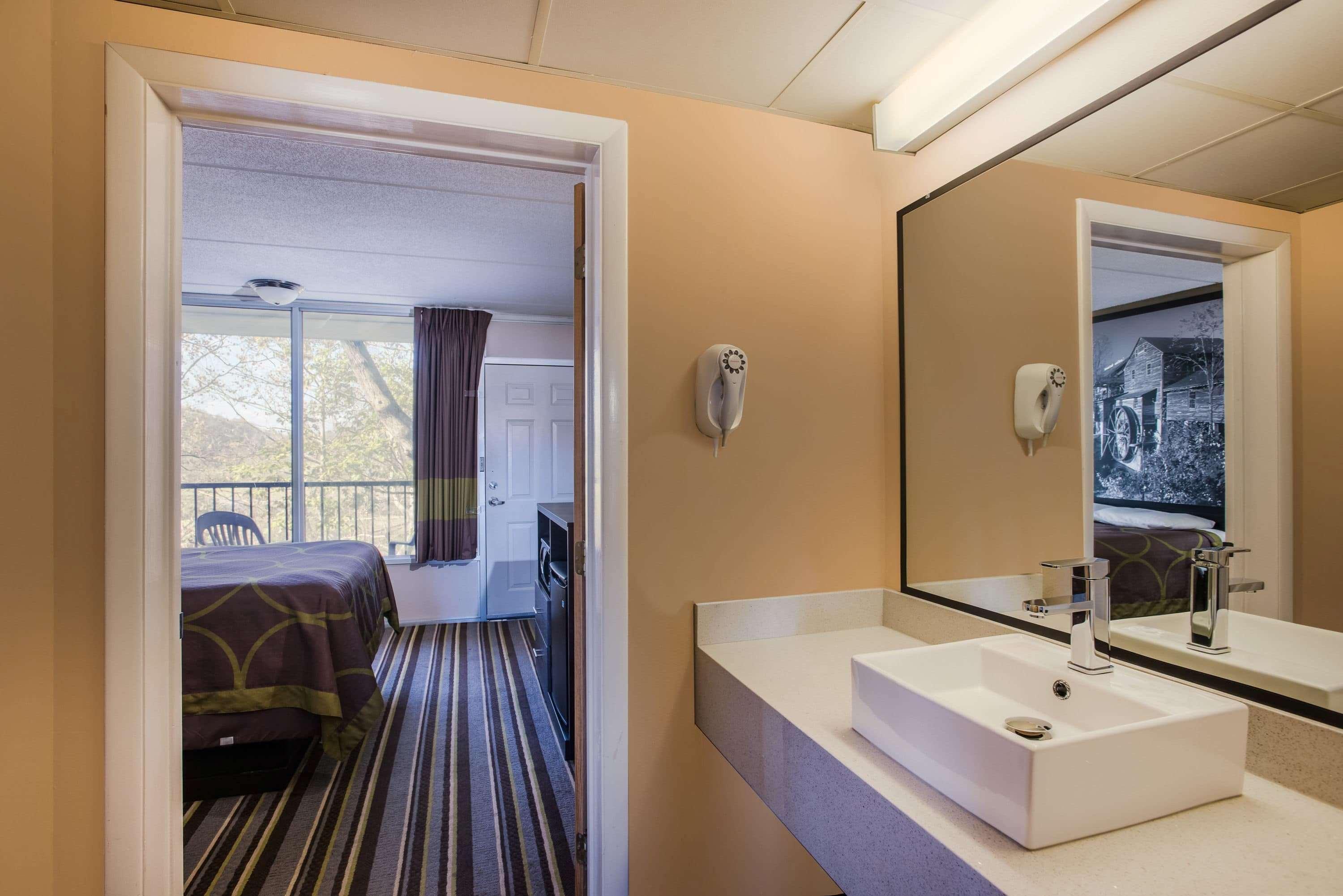 Super 8 By Wyndham Sevierville Riverside Экстерьер фото
